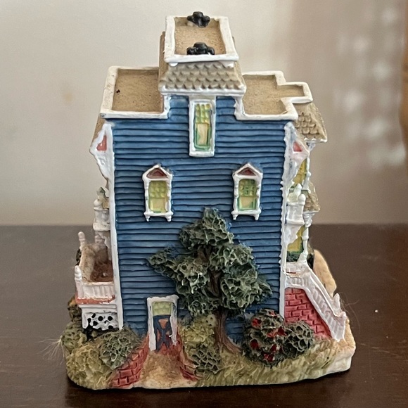 International Resources LLC AH105 Governors Mansion Miniature Model - Picture 4 of 6